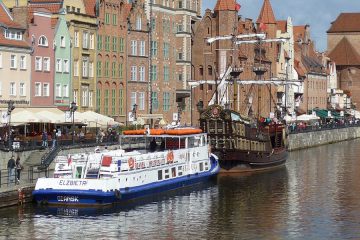 Full day tour from Warsaw to Gdańsk by car
